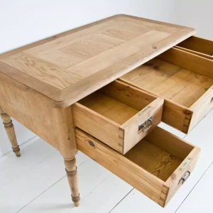 Biurko ze starej szkoły