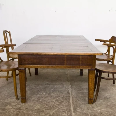 Stary rozkładany stół