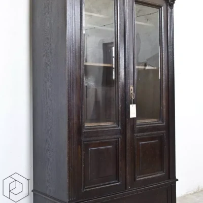 Stara witryna / biblioteka vintage