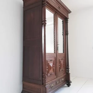 Dębowa szafa bielizniarka