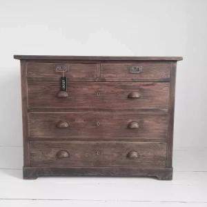 Stara drewniana komoda z zakonu