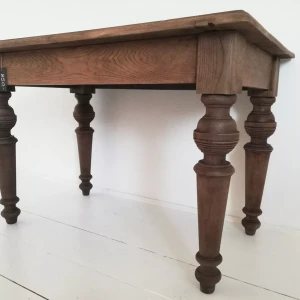 Stary stół z litego dębu