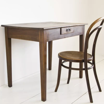 Bukowe ciemne biureczko