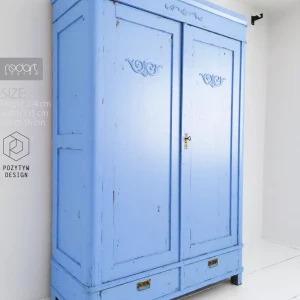 Polska drewniana szafa