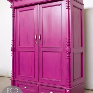 Stara drewniana szafa