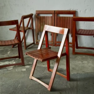 Zestaw czerwonych składanych krzeseł Aldo Jacober lata 60