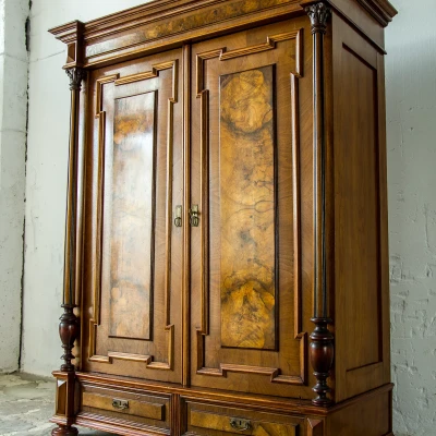 SZAFA EKLEKTYCZNA - ORZECHOWA